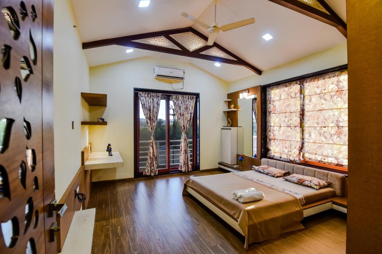Lifeline Villas - Luxurious Taraangan 4 Mountain View Villa With Biggest Pool And Huge Open Area ロナバラ エクステリア 写真