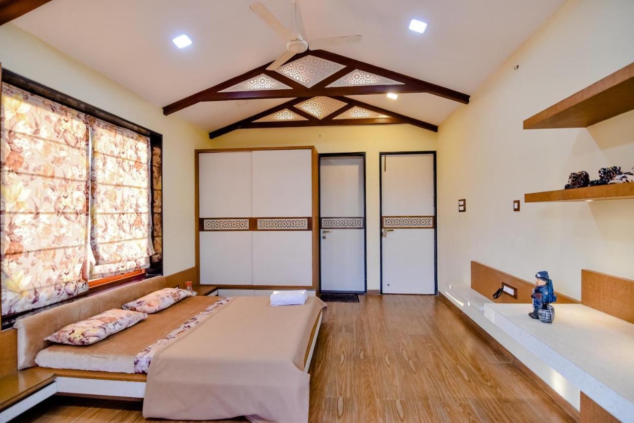 Lifeline Villas - Luxurious Taraangan 4 Mountain View Villa With Biggest Pool And Huge Open Area ロナバラ エクステリア 写真