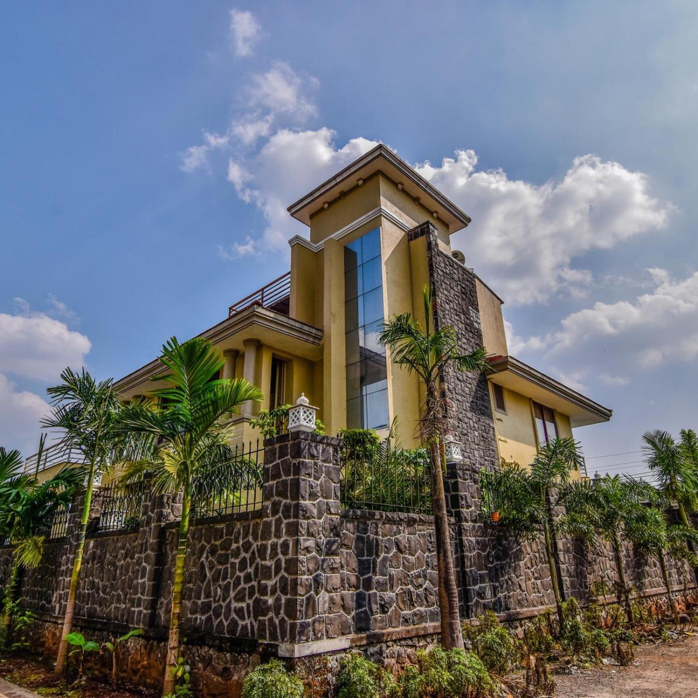 Lifeline Villas - Luxurious Taraangan 4 Mountain View Villa With Biggest Pool And Huge Open Area ロナバラ エクステリア 写真