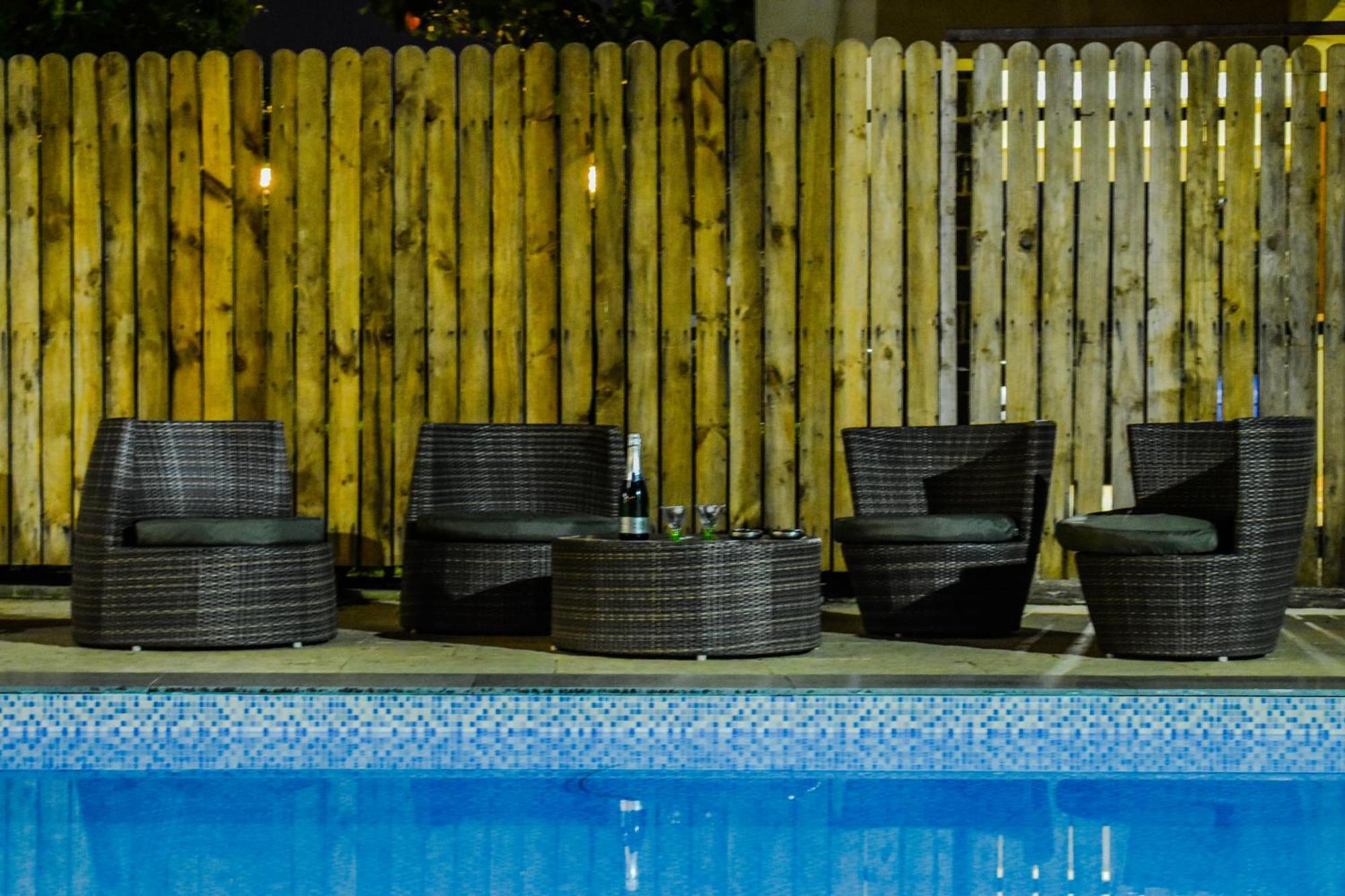 Lifeline Villas - Luxurious Taraangan 4 Mountain View Villa With Biggest Pool And Huge Open Area ロナバラ エクステリア 写真